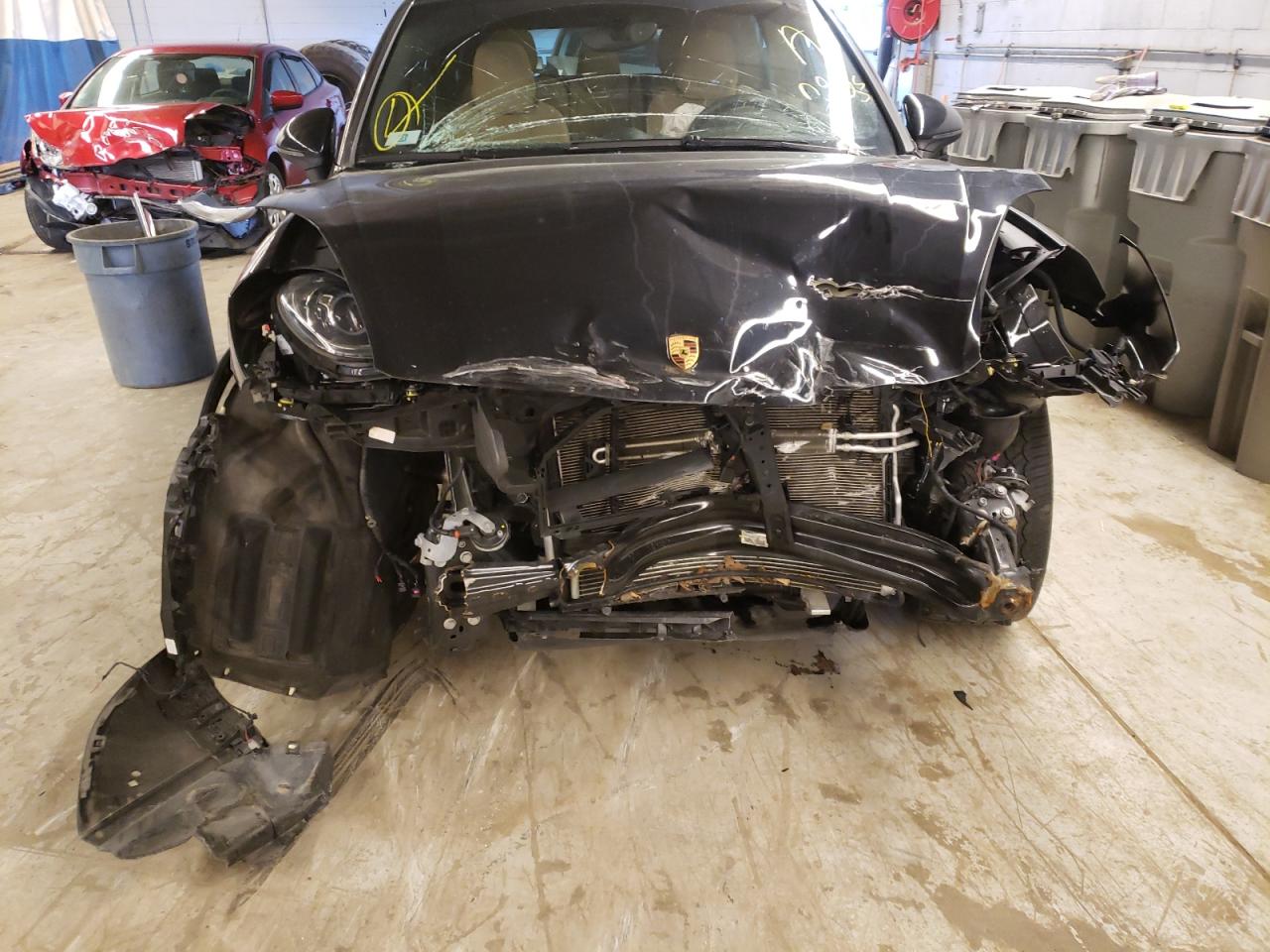 Photo 9 from auction – 2016 PORSCHE CAYENNE with VIN WP1AA2A29GLA04598