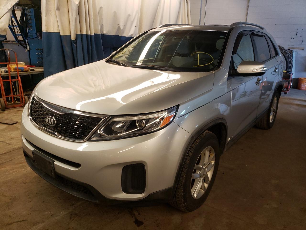 Photo 2 from auction – 2014 KIA SORENTO LX with VIN 5XYKTDA73EG462007