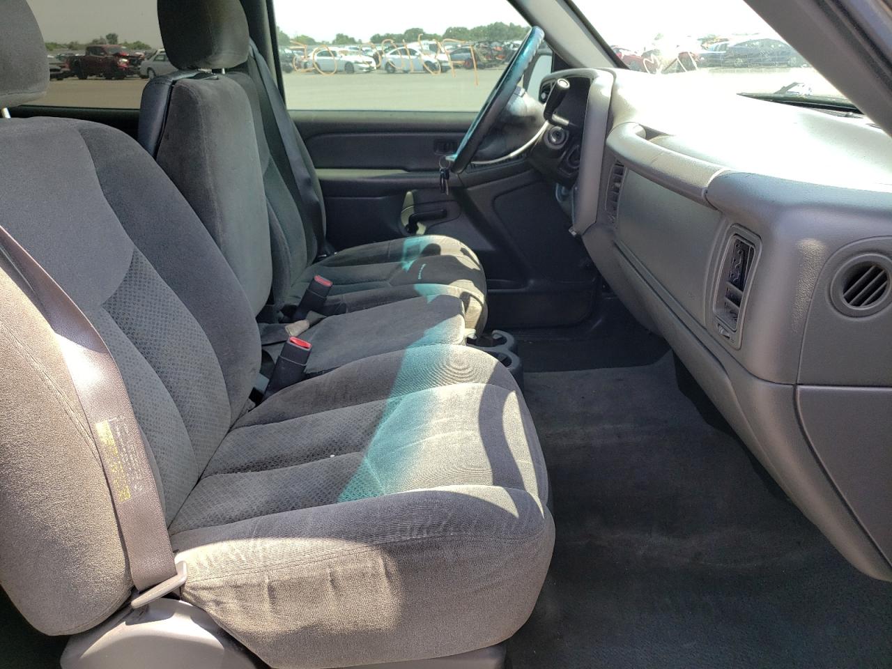 Photo 5 from auction – 2005 CHEVROLET SILVERADO with VIN 2GCEC13T151129854