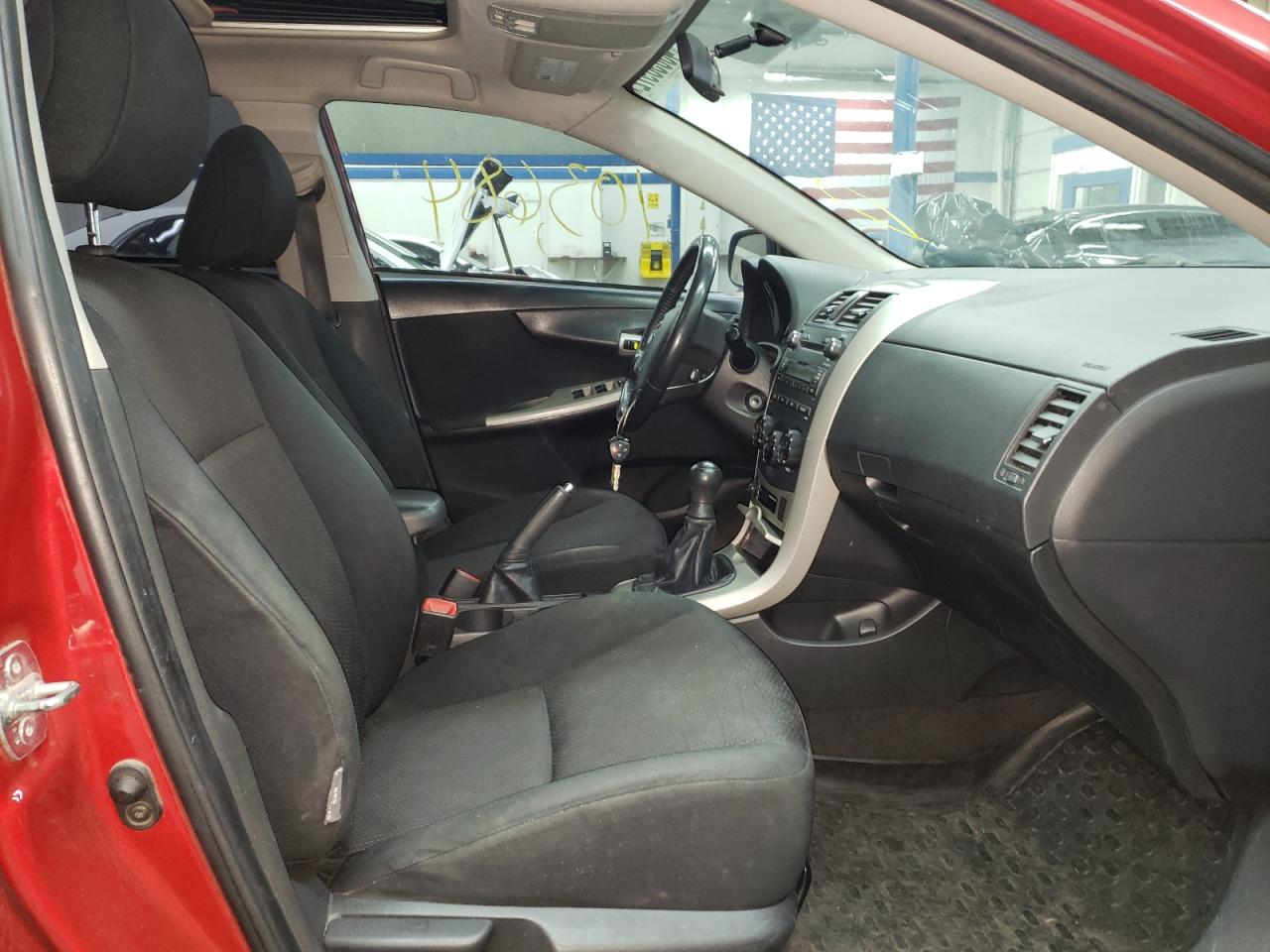 Photo 5 from auction – 2010 TOYOTA COROLLA with VIN 1NXBU4EE5AZ279654