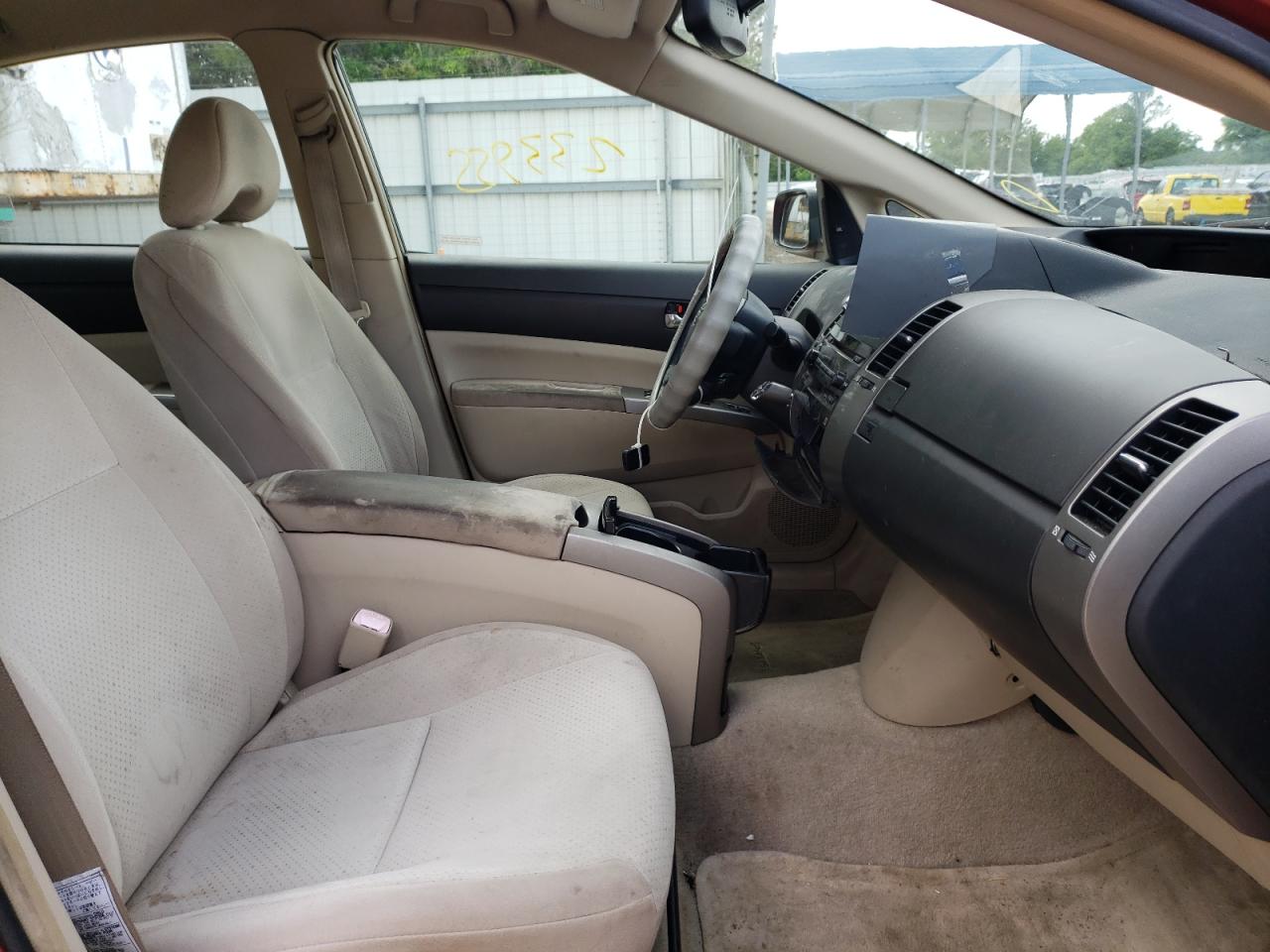 Photo 5 from auction – 2004 TOYOTA PRIUS with VIN JTDKB20U540077356