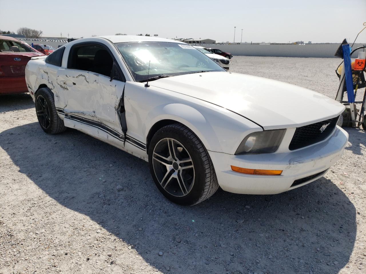 FORD MUSTANG 2007 with VIN 1ZVFT80N975361202 - Photo from auction