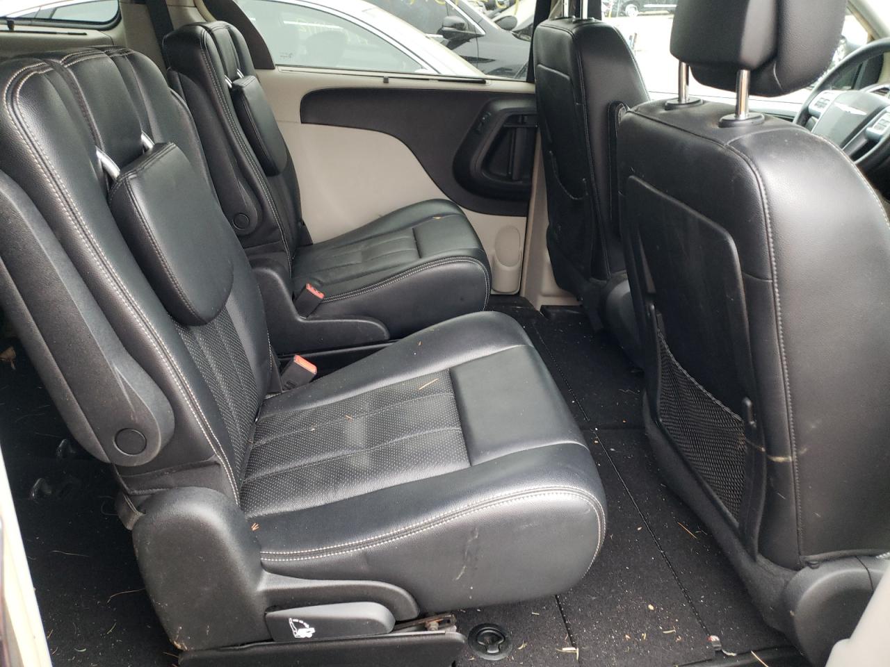 Photo 6 from auction – 2011 CHRYSLER TOWN & COU with VIN 2A4RR8DG4BR604124