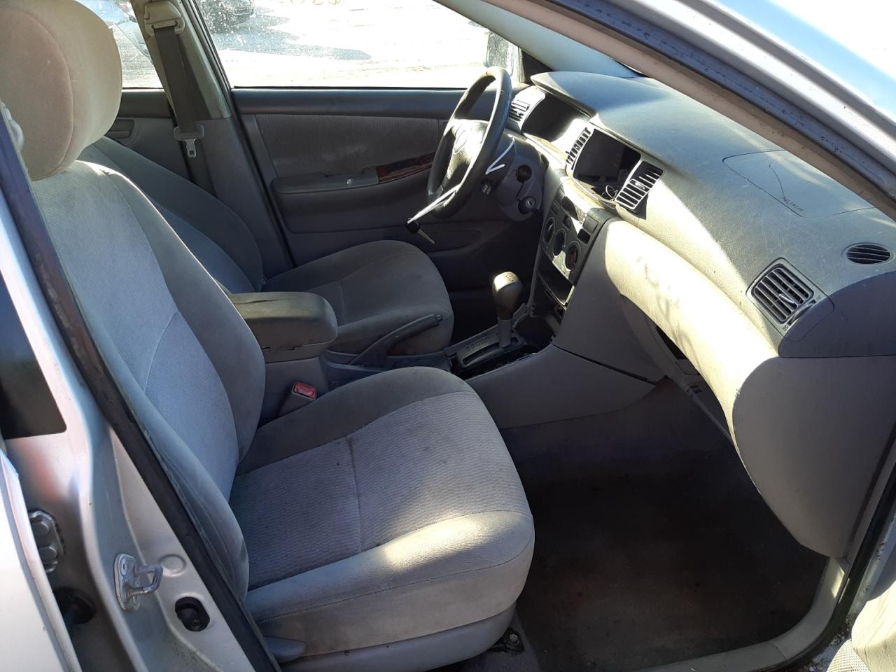 Photo 5 from auction – 2005 TOYOTA COROLLA CE with VIN 1NXBR30E75Z456469