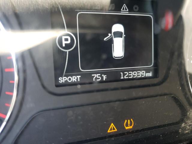 Photo 8 from auction – 2017 KIA SORENTO LX with VIN 5XYPG4A52HG217082