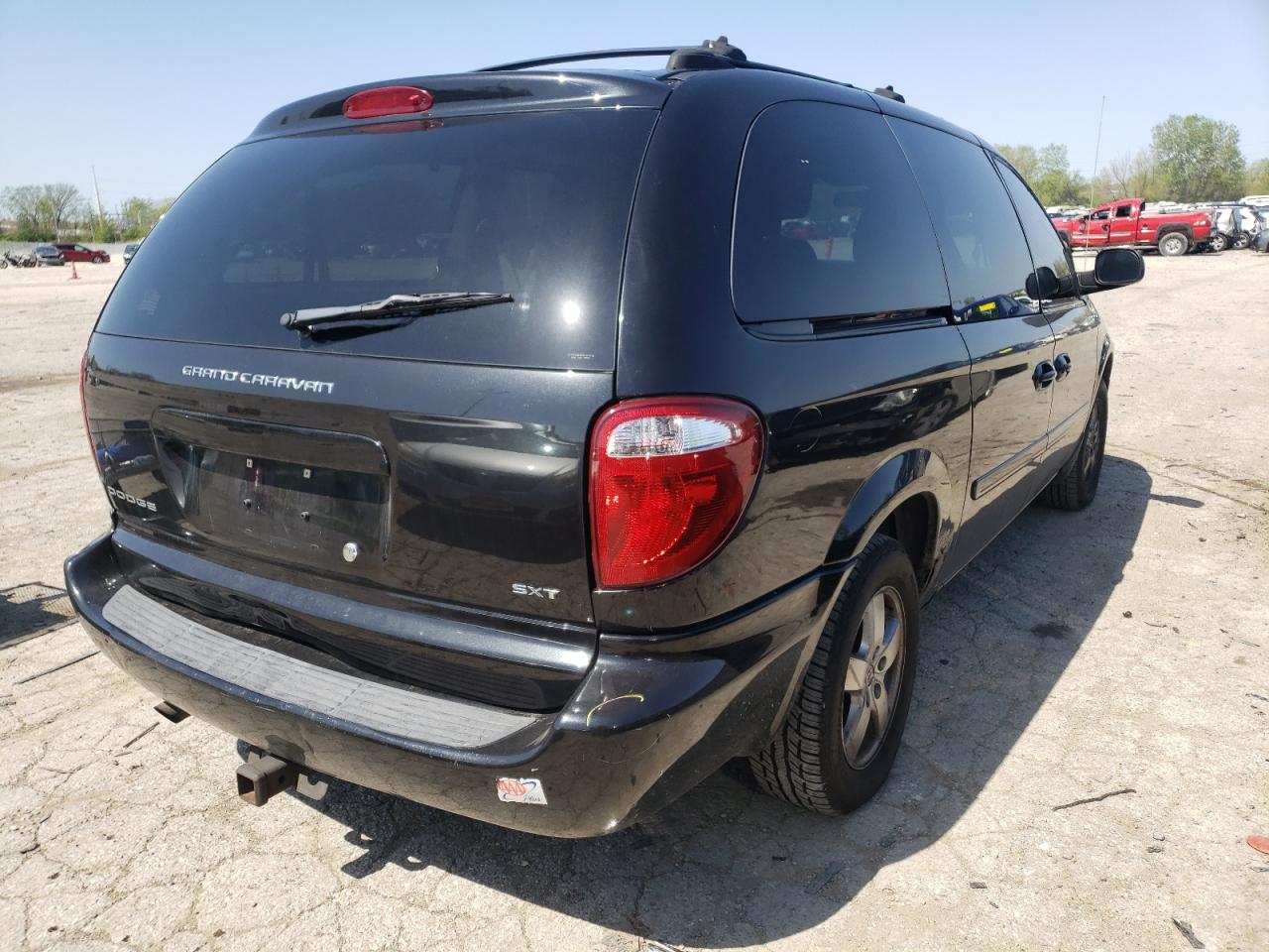 Photo 4 from auction – 2005 DODGE GRAND CARA with VIN 2D4GP44L35R225440