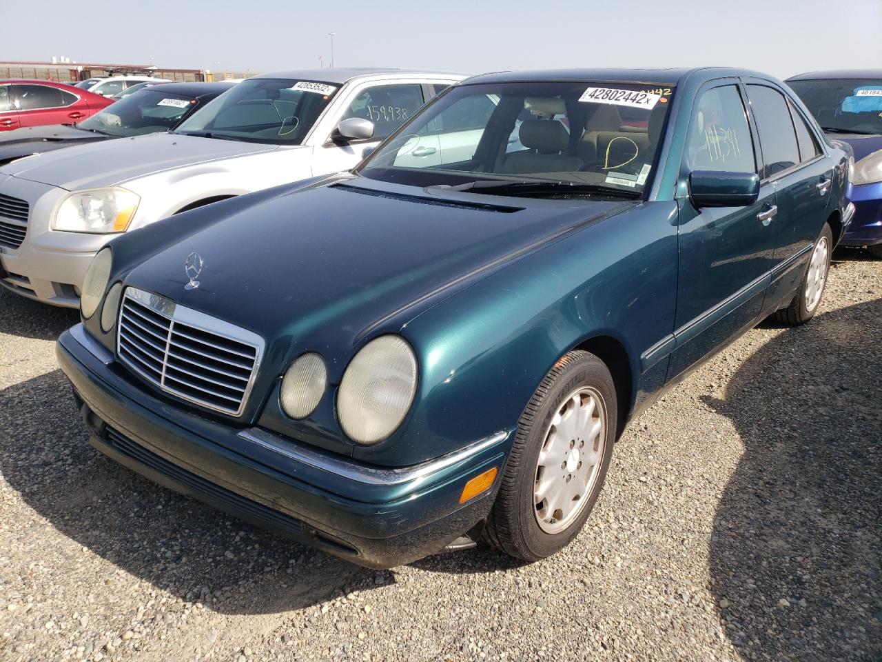 Photo 2 from auction – 1997 MERCEDES-BENZ E 320 with VIN WDBJF55F3VA408344