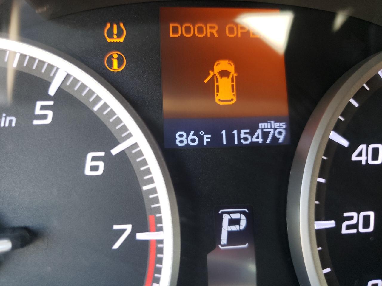 Photo 8 from auction – 2015 ACURA RDX with VIN 5J8TB4H39FL024545