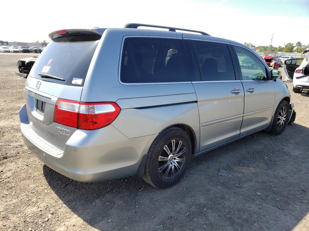 Photo 4 from auction – 2005 HONDA ODYSSEY TO with VIN 5FNRL38875B103127