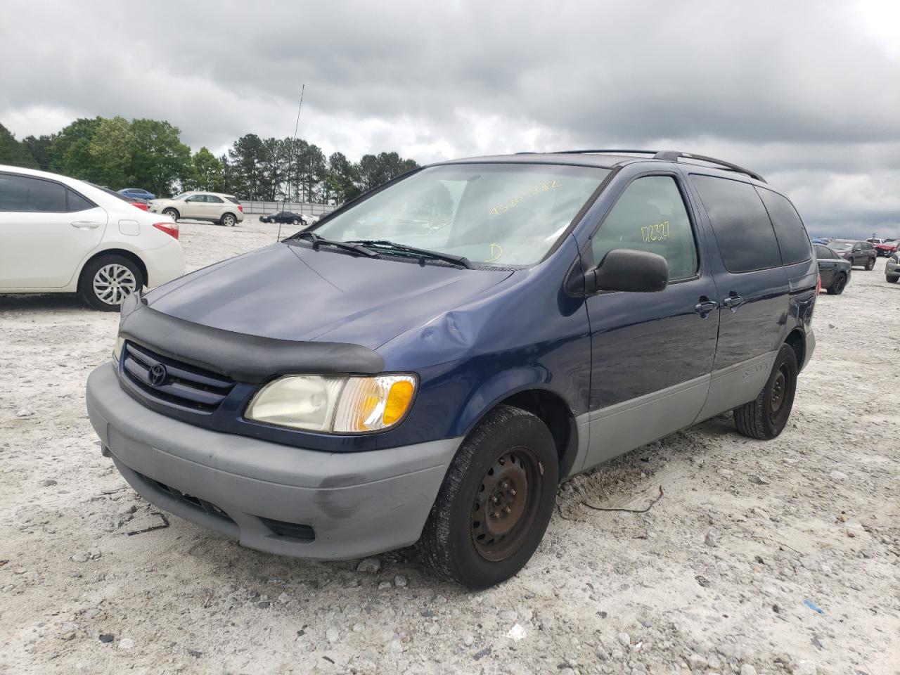 Photo 2 from auction – 2002 TOYOTA SIENNA CE with VIN 4T3ZF19C02U420395