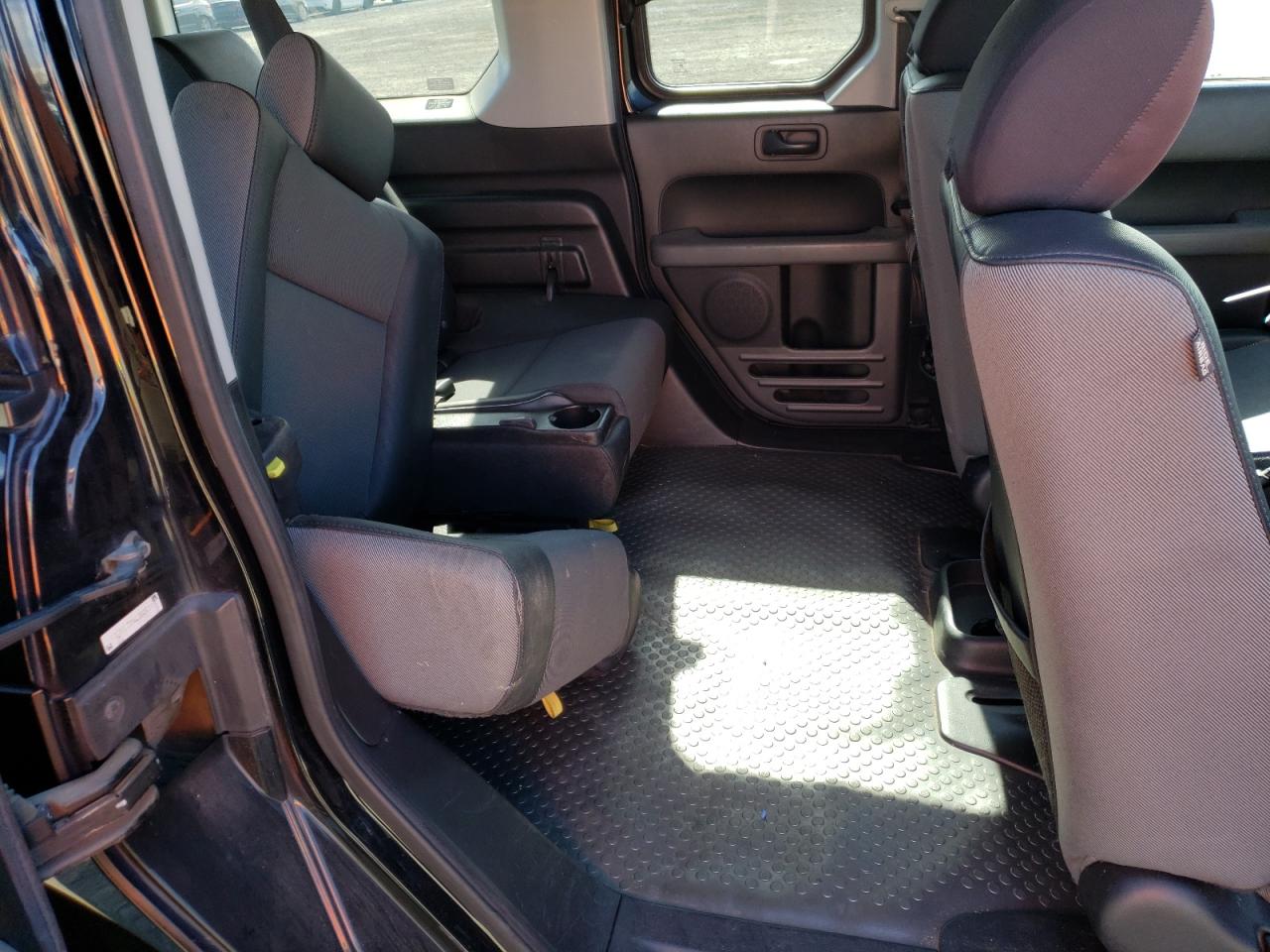 Photo 6 from auction – 2006 HONDA ELEMENT EX with VIN 5J6YH17756L000419