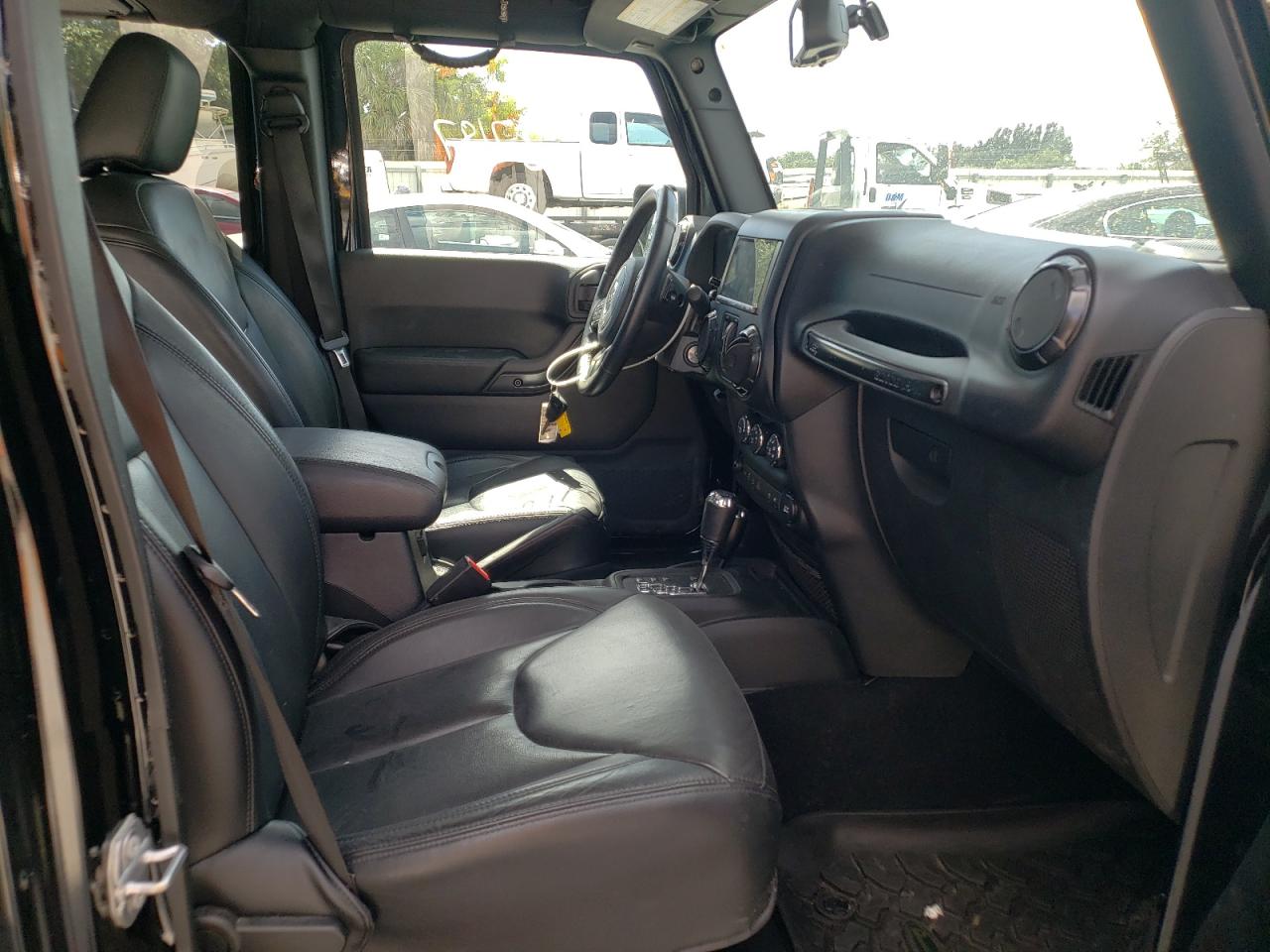 Photo 5 from auction – 2017 JEEP WRANGLER U with VIN 1C4BJWEG7HL706326