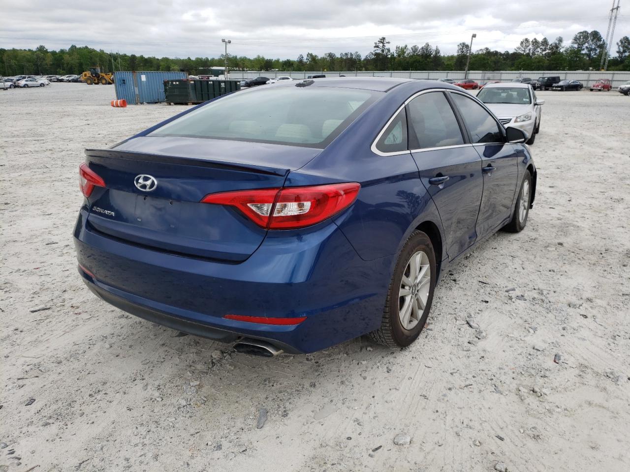 Photo 4 from auction – 2016 HYUNDAI SONATA SE with VIN 5NPE24AF1GH376939