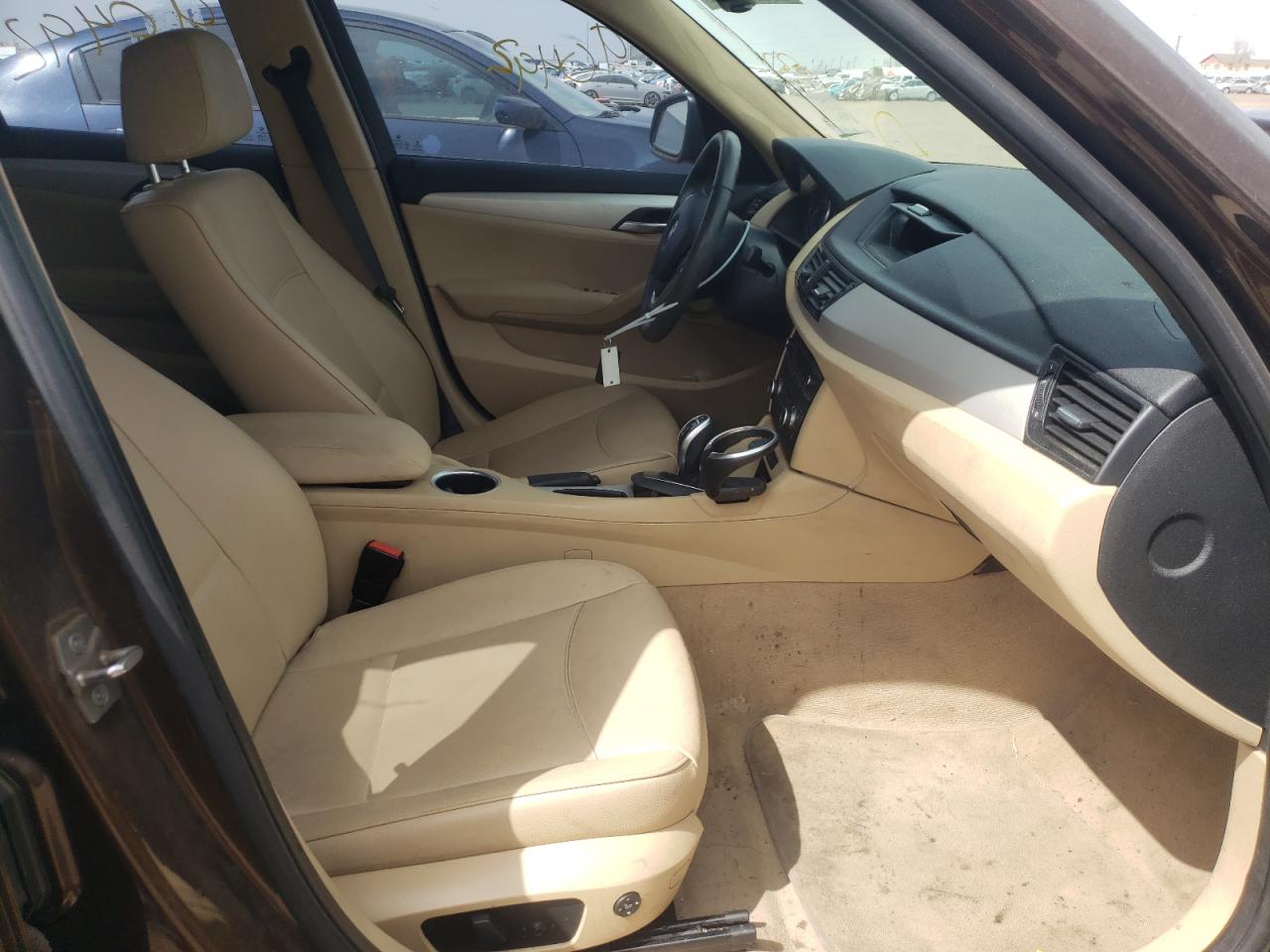 Photo 5 from auction – 2015 BMW X1 SDRIVE2 with VIN WBAVM1C58FVW56902