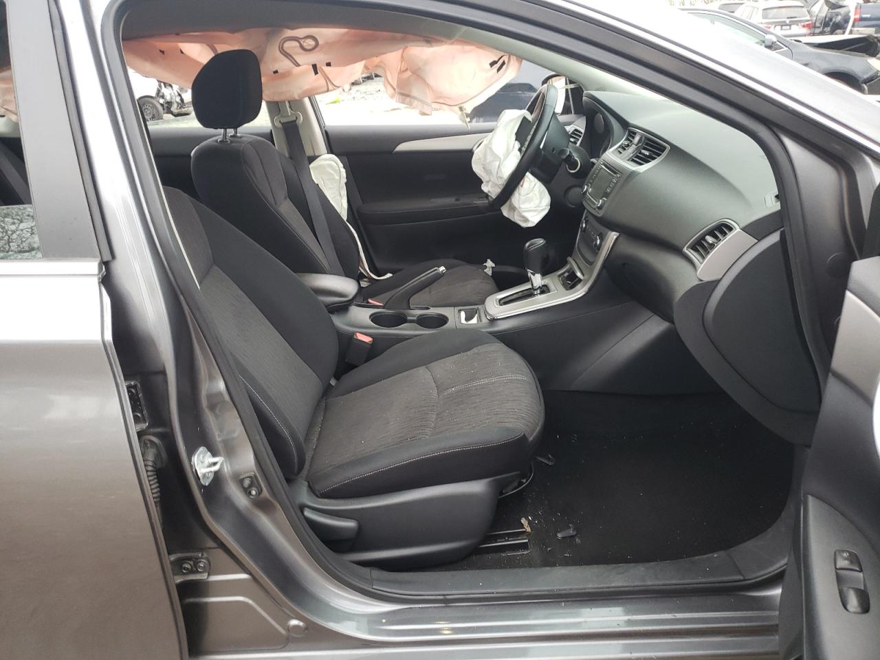 Photo 5 from auction – 2015 NISSAN SENTRA S with VIN 3N1AB7AP1FL674823