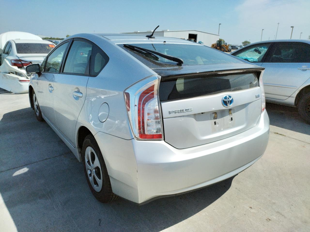 Photo 3 from auction – 2012 TOYOTA PRIUS with VIN JTDKN3DU6C5374709