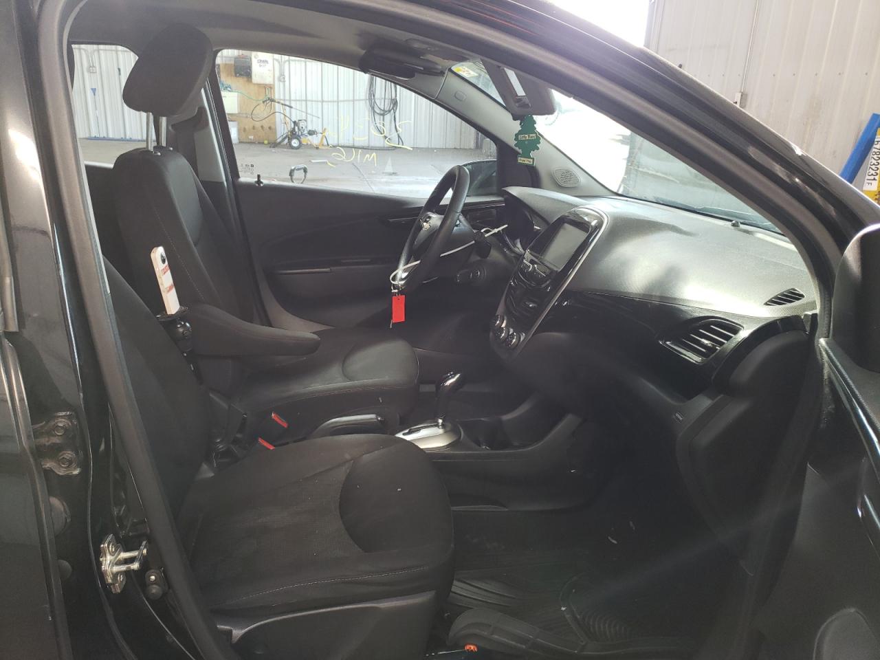 Photo 5 from auction – 2017 CHEVROLET SPARK 1LT with VIN KL8CD6SA6HC765727