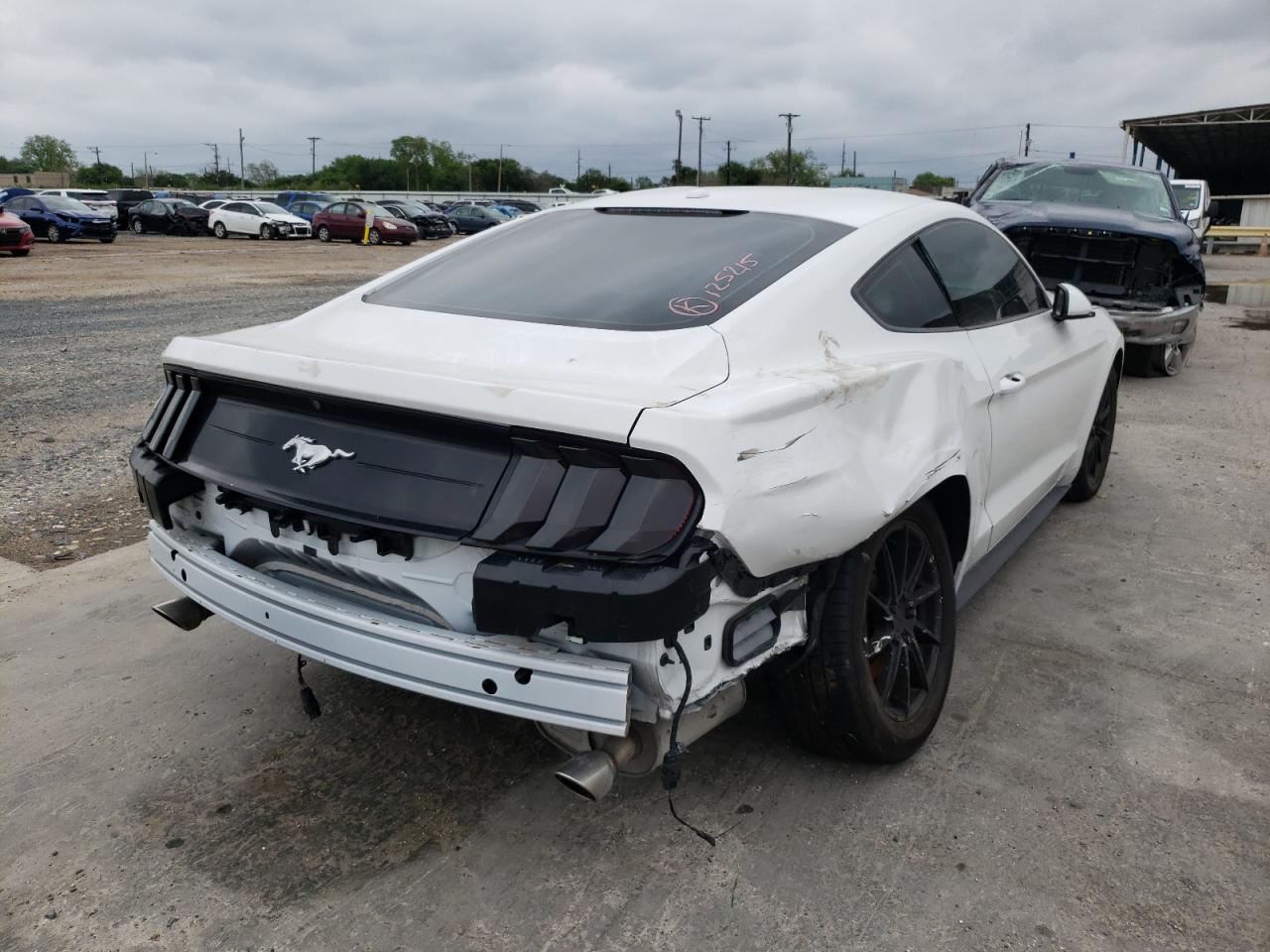 Photo 4 from auction – 2019 FORD MUSTANG with VIN 1FA6P8TH6K5125215