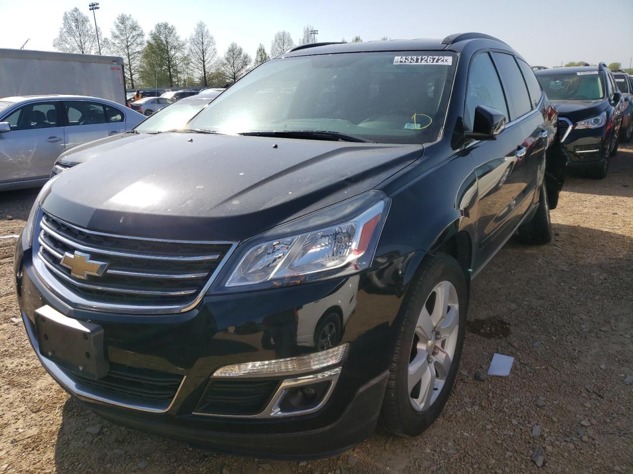 Photo 2 from auction – 2017 CHEVROLET TRAVERSE L with VIN 1GNKRGKD8HJ249005