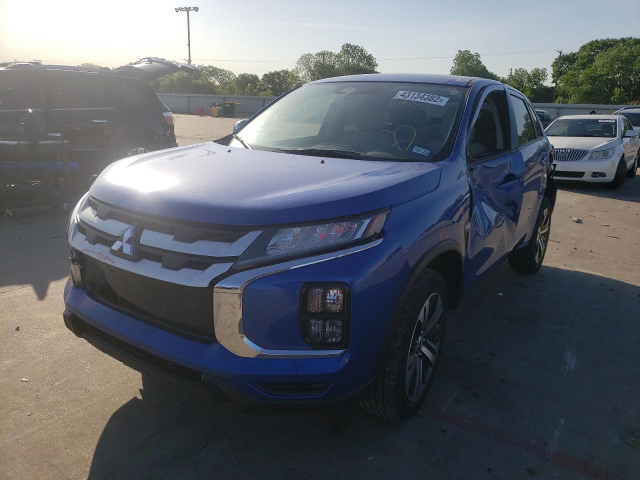Photo 2 from auction – 2021 MITSUBISHI OUTLANDER with VIN JA4APUAUXMU014635