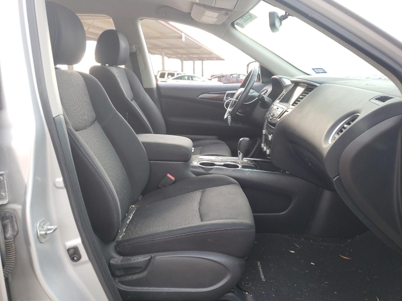 Photo 5 from auction – 2017 NISSAN PATHFINDER with VIN 5N1DR2MN5HC678712