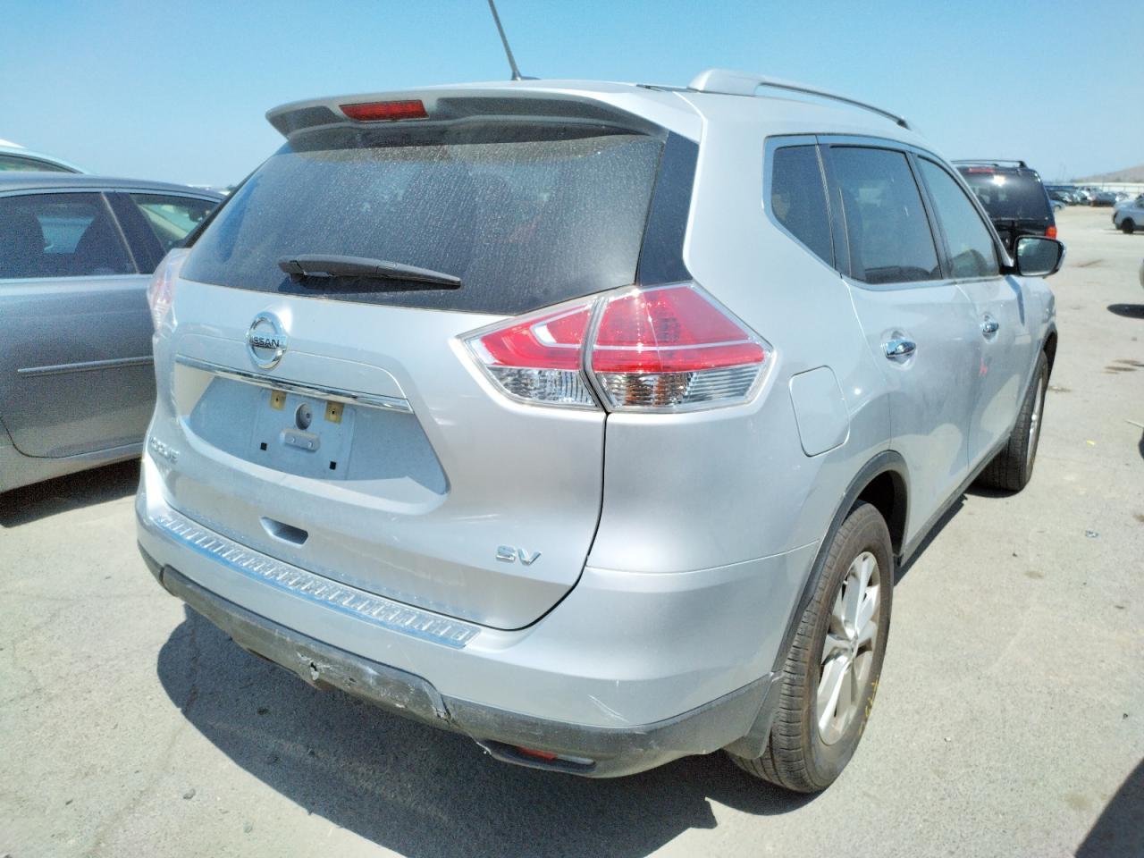 Photo 4 from auction – 2016 NISSAN ROGUE S with VIN KNMAT2MT8GP633939