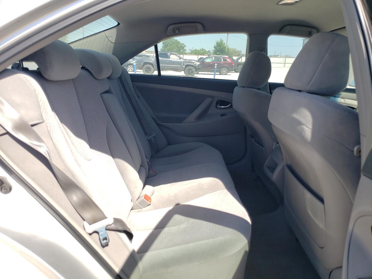 Photo 6 from auction – 2010 TOYOTA CAMRY BASE with VIN 4T1BF3EK2AU028732