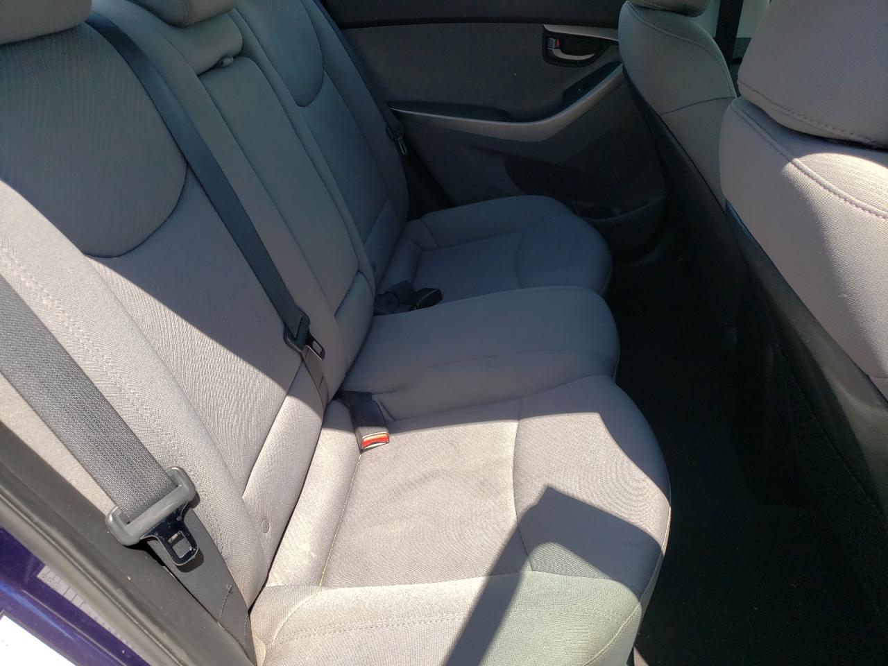Photo 6 from auction – 2011 HYUNDAI ELANTRA GL with VIN 5NPDH4AE0BH011968