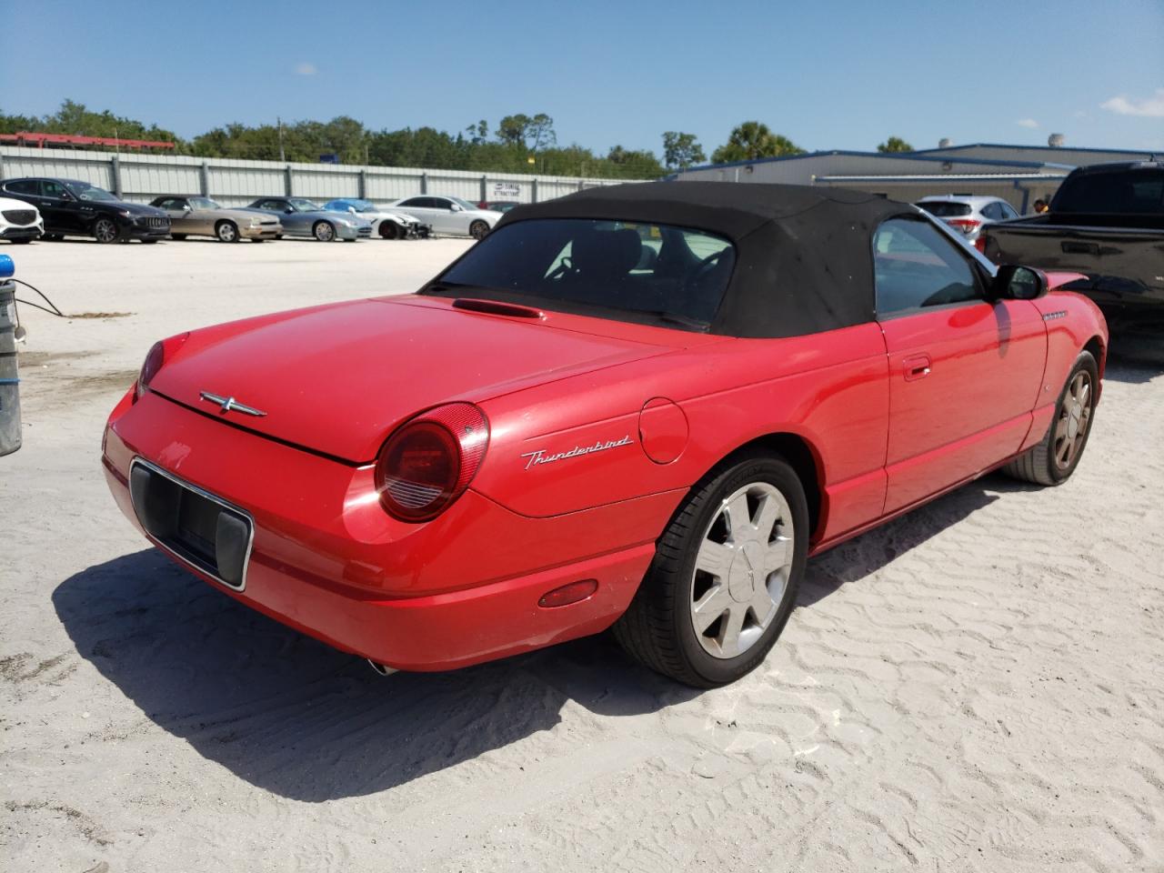 Photo 4 from auction – 2003 FORD THUNDERBIR with VIN 1FAHP60A73Y105012