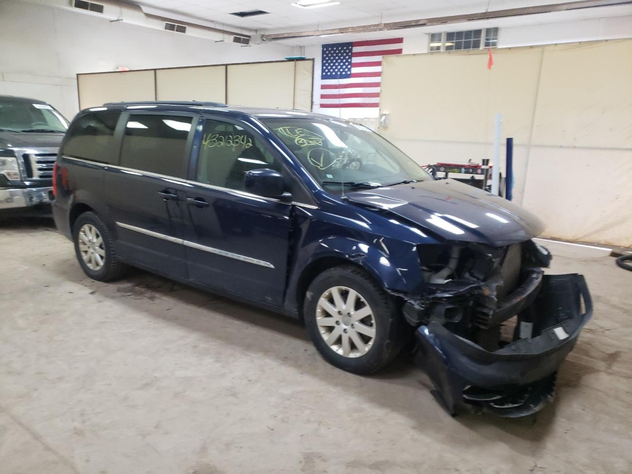 CHRYSLER TOWN & COU 2016 with VIN 2C4RC1BG7GR147947 - Photo from auction
