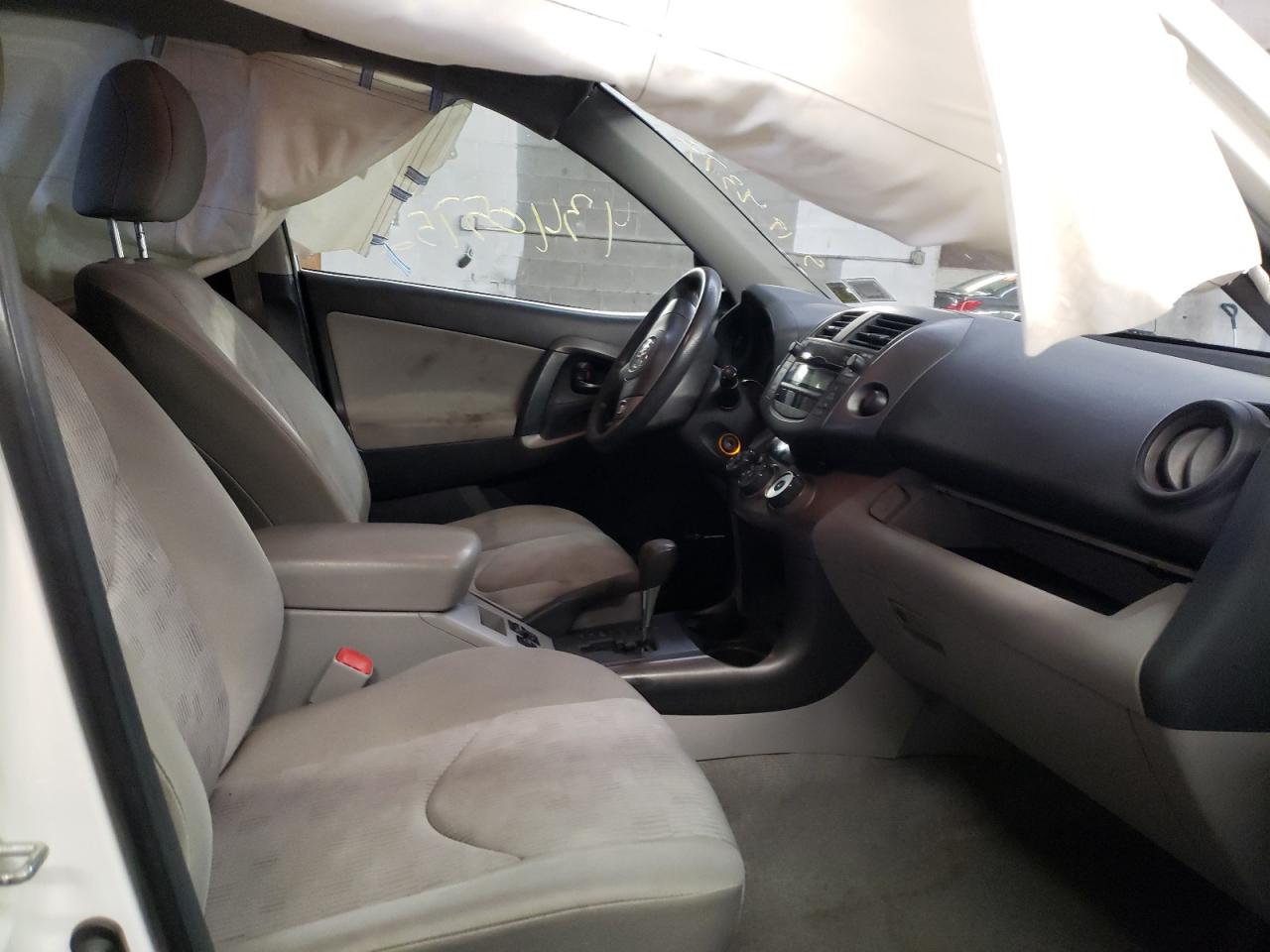 Photo 5 from auction – 2009 TOYOTA RAV4 with VIN 2T3BF33V09W010486