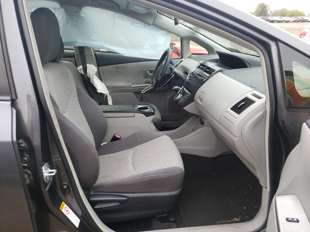 Photo 5 from auction – 2016 TOYOTA PRIUS V with VIN JTDZN3EU5GJ046644