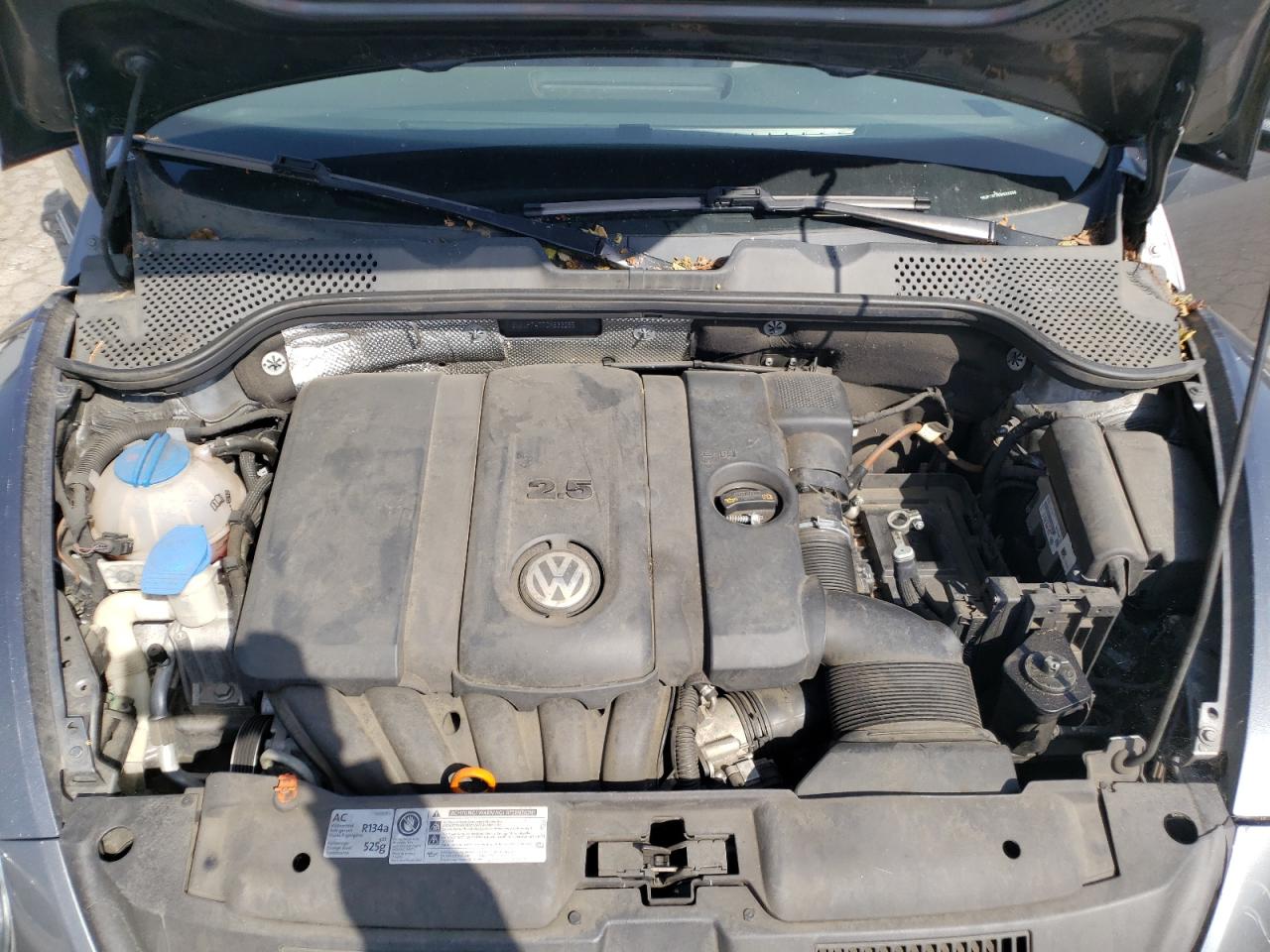 Photo 7 from auction – 2012 VOLKSWAGEN BEETLE with VIN 3VWJP7AT7CM633255