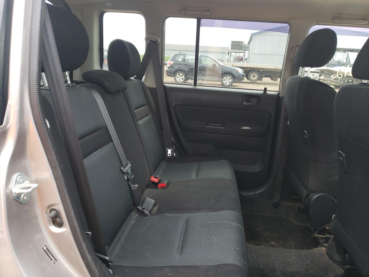 Photo 6 from auction – 2006 SCION XB with VIN JTLKT324064085929
