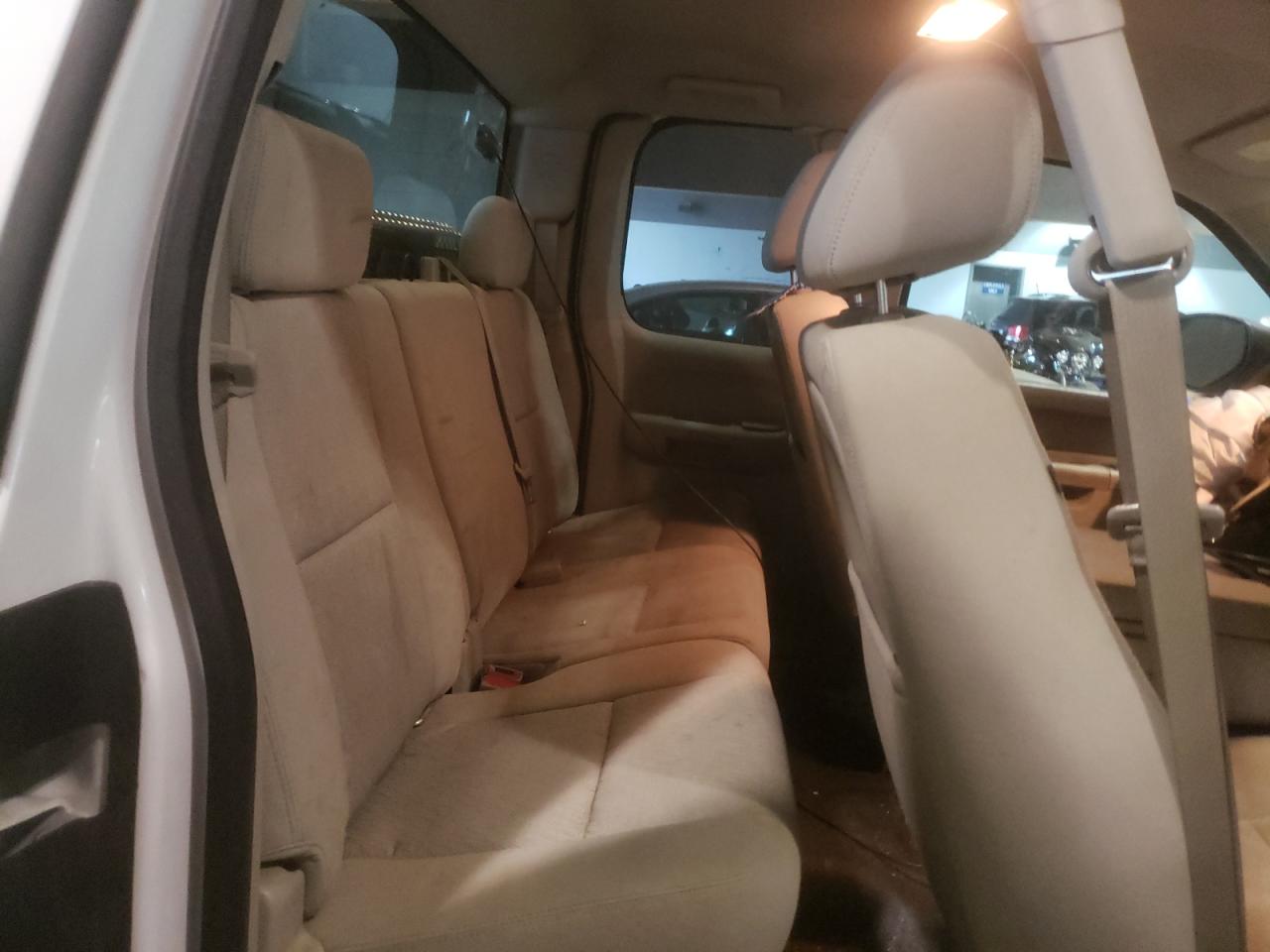 Photo 6 from auction – 2013 CHEVROLET SILVERADO with VIN 1GCRKSE08DZ177273