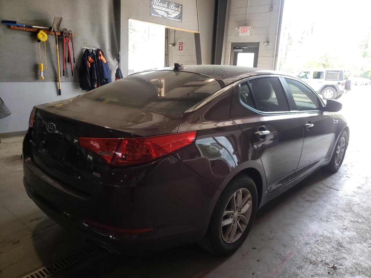 Photo 4 from auction – 2012 KIA OPTIMA LX with VIN 5XXGM4A70CG079999