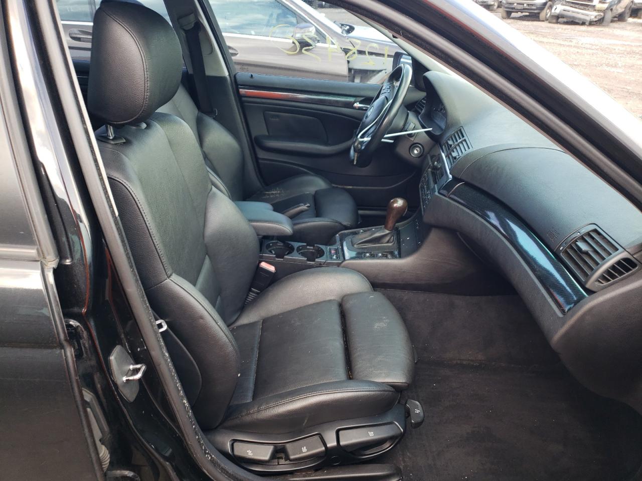 Photo 5 from auction – 2005 BMW 325 XI with VIN WBAEU33435PR14863