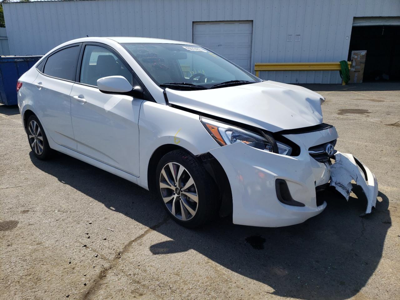 HYUNDAI ACCENT SE 2017 with VIN KMHCT4AE1HU363283 - Photo from auction