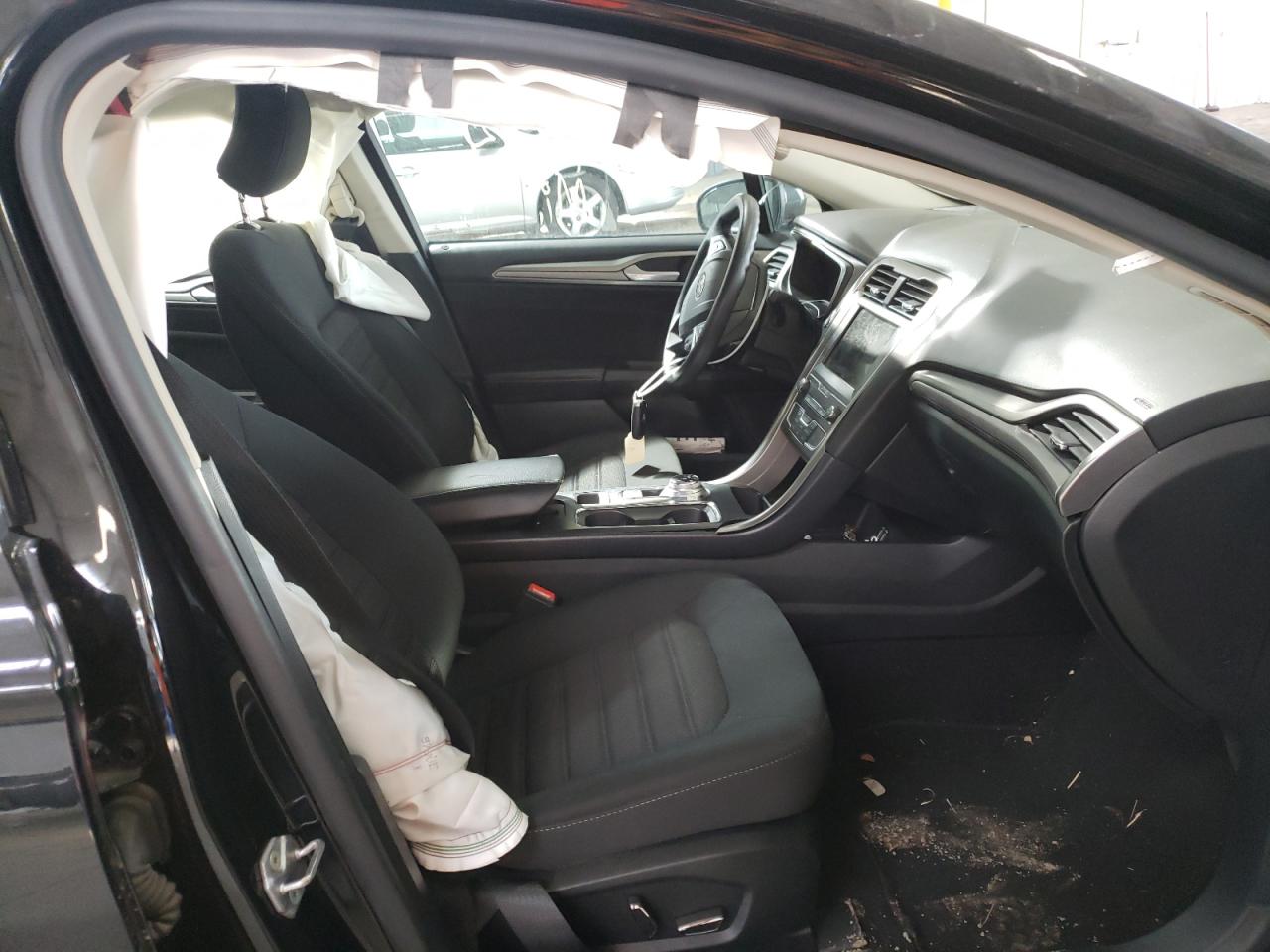 Photo 5 from auction – 2019 FORD FUSION SE with VIN 3FA6P0T96KR254112