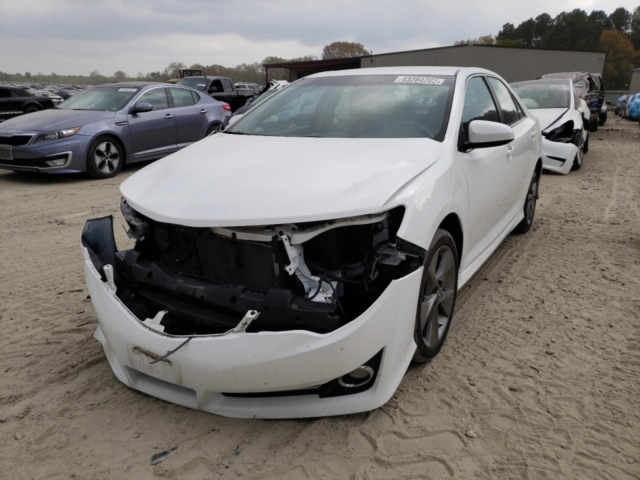 Photo 2 from auction – 2012 TOYOTA CAMRY SE with VIN 4T1BK1FK7CU514860