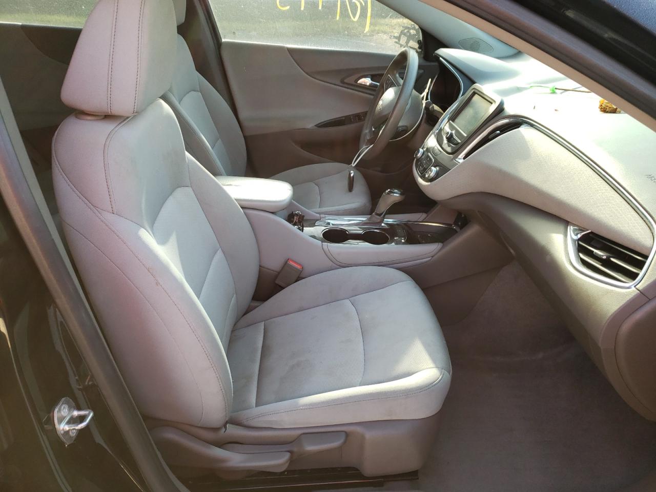 Photo 5 from auction – 2016 CHEVROLET MALIBU LT with VIN 1G1ZE5ST4GF221582