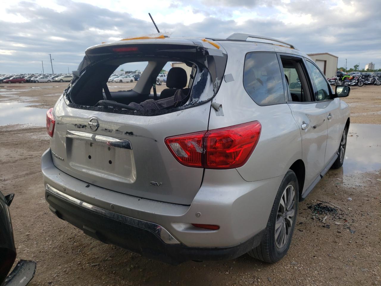 Photo 4 from auction – 2017 NISSAN PATHFINDER with VIN 5N1DR2MN5HC678712