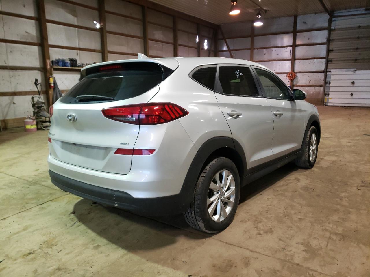 Photo 4 from auction – 2019 HYUNDAI TUCSON SE with VIN KM8J2CA49KU986590