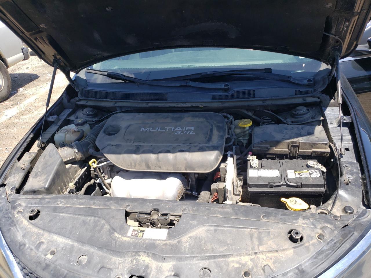Photo 7 from auction – 2015 CHRYSLER 200 LIMITE with VIN 1C3CCCAB4FN595182
