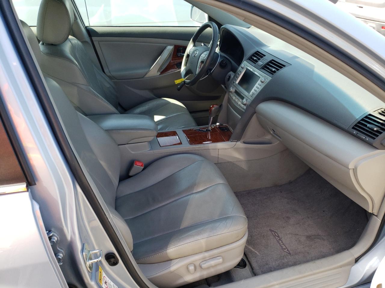 Photo 5 from auction – 2011 TOYOTA CAMRY HYBR with VIN 4T1BB3EK5BU127980
