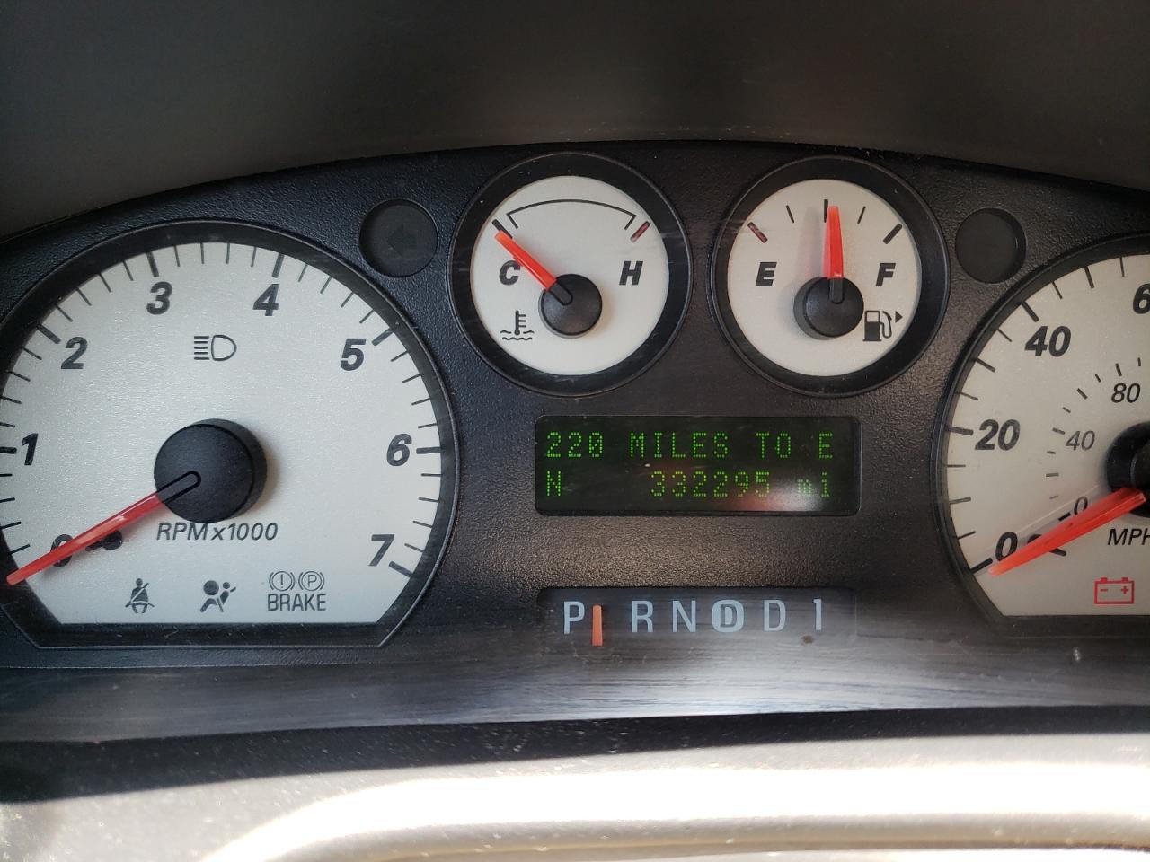 Photo 8 from auction – 2006 FORD TAURUS SEL with VIN 1FAFP56U56A204704