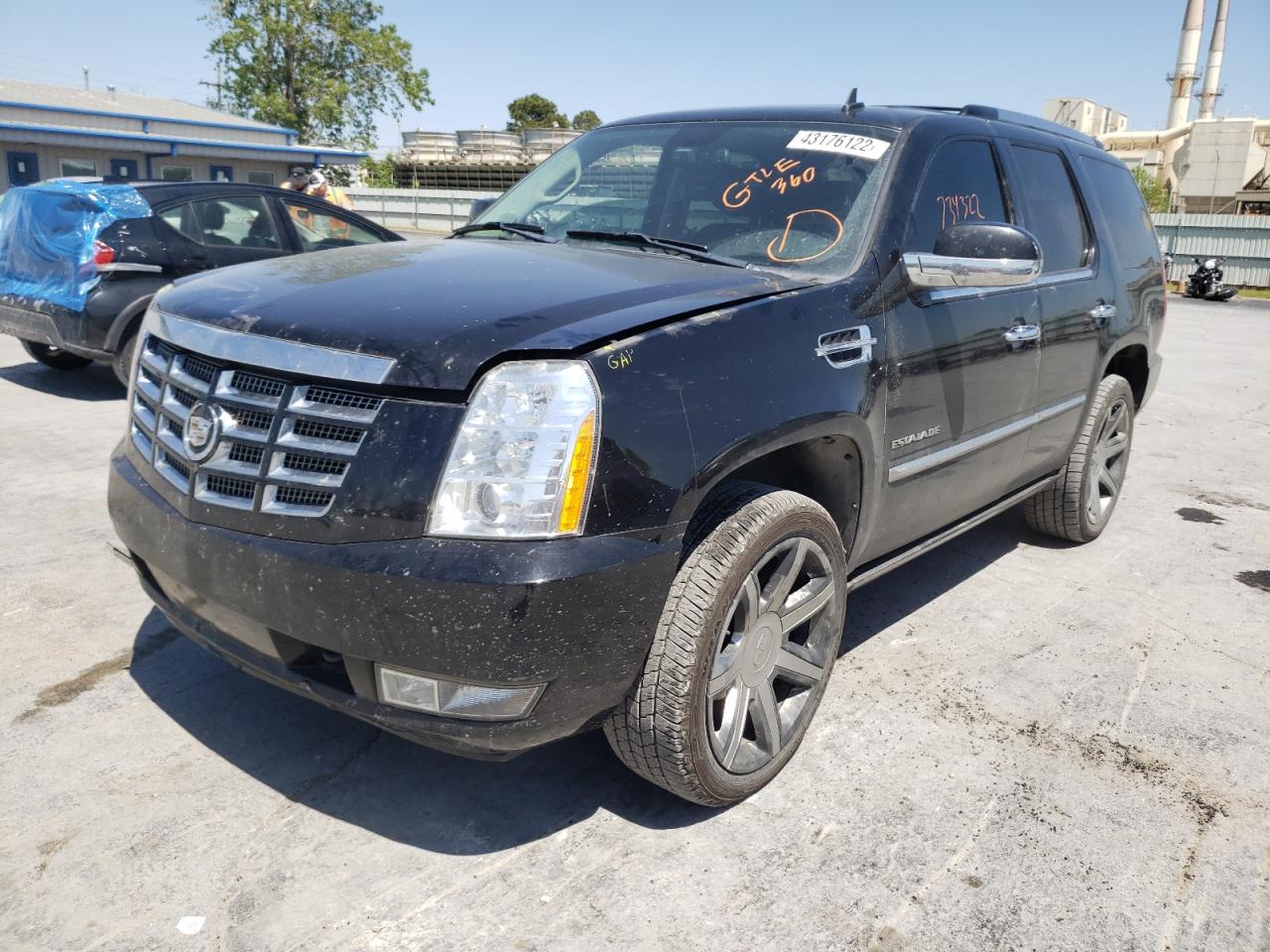 Photo 12 from auction – 2011 CADILLAC ESCALADE P with VIN 1GYS4CEF3BR328470