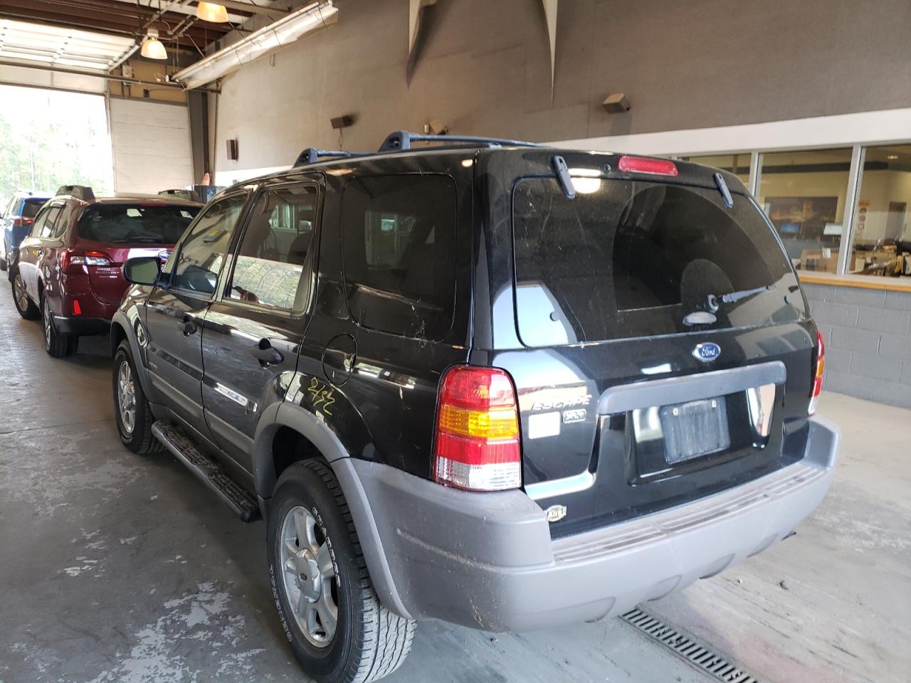 Photo 3 from auction – 2002 FORD ESCAPE XLT with VIN 1FMYU03102KC93137