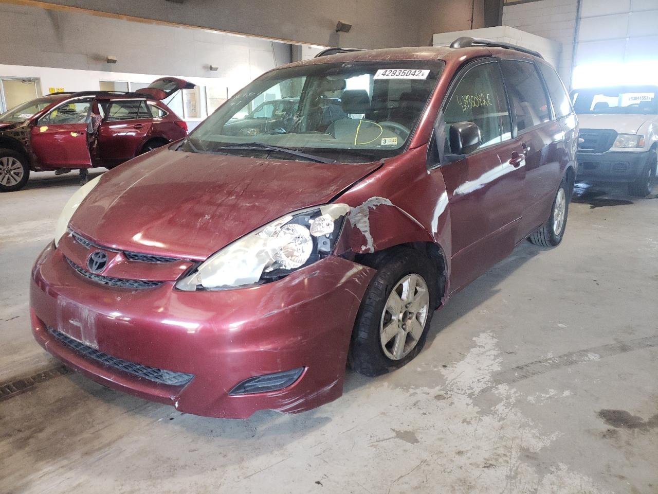 Photo 2 from auction – 2006 TOYOTA SIENNA CE with VIN 5TDZA23C16S563781