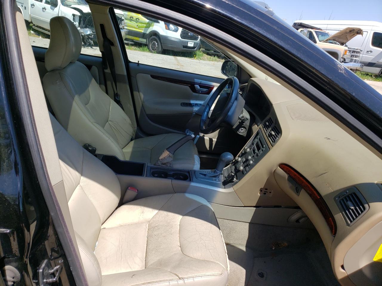 Photo 5 from auction – 2003 VOLVO V70 with VIN YV1SW61T432320475